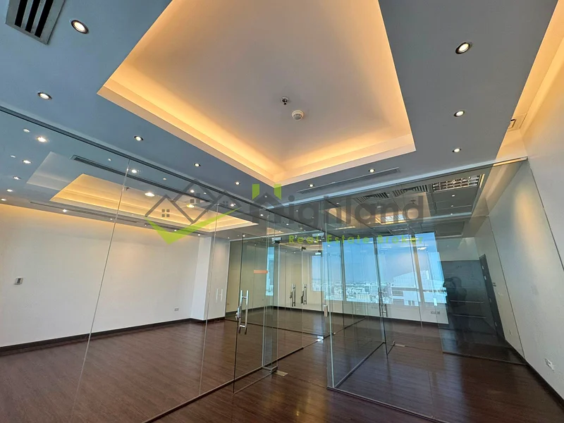 AED  170,000  Yearly