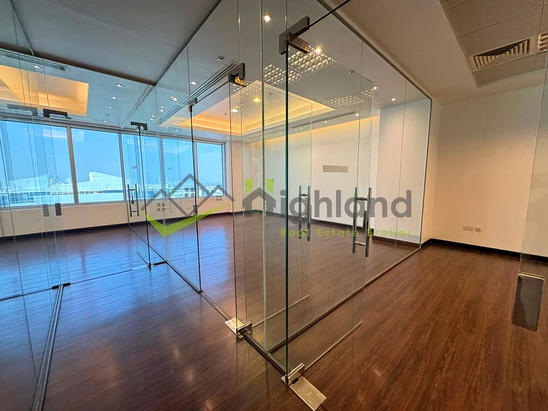 AED  170,000  Yearly